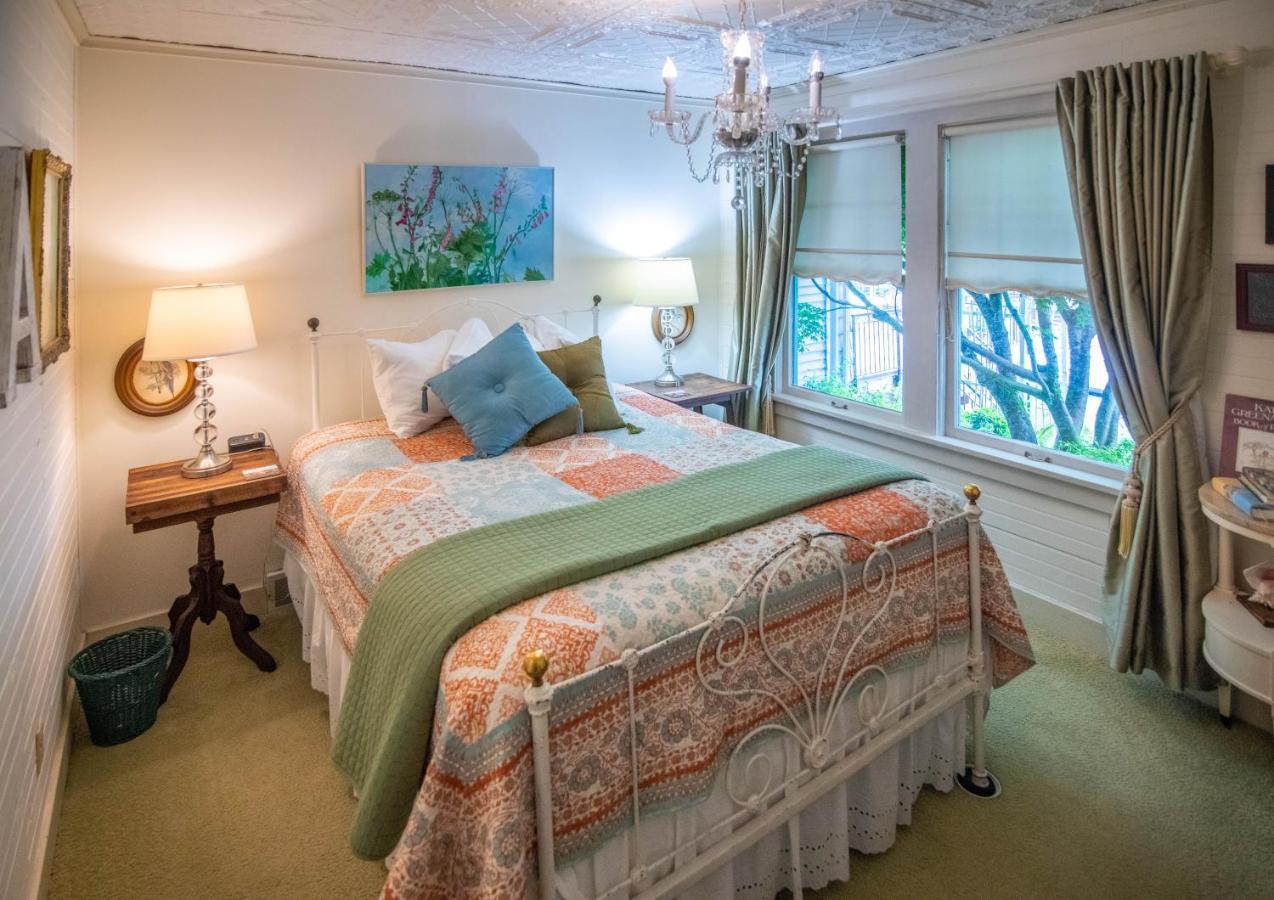 Clementine'S Guest House & Vacation Rentals Astoria Eksteriør bilde