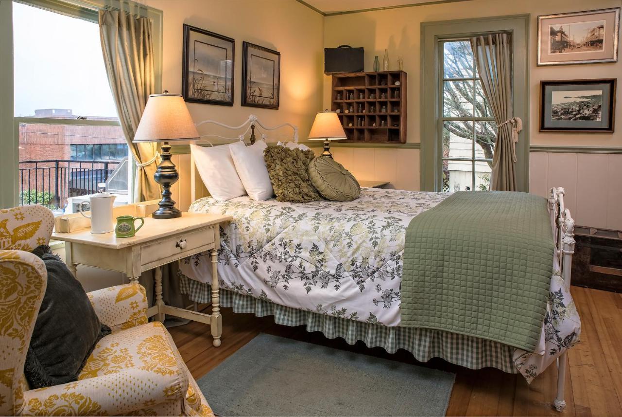 Clementine'S Guest House & Vacation Rentals Astoria Eksteriør bilde
