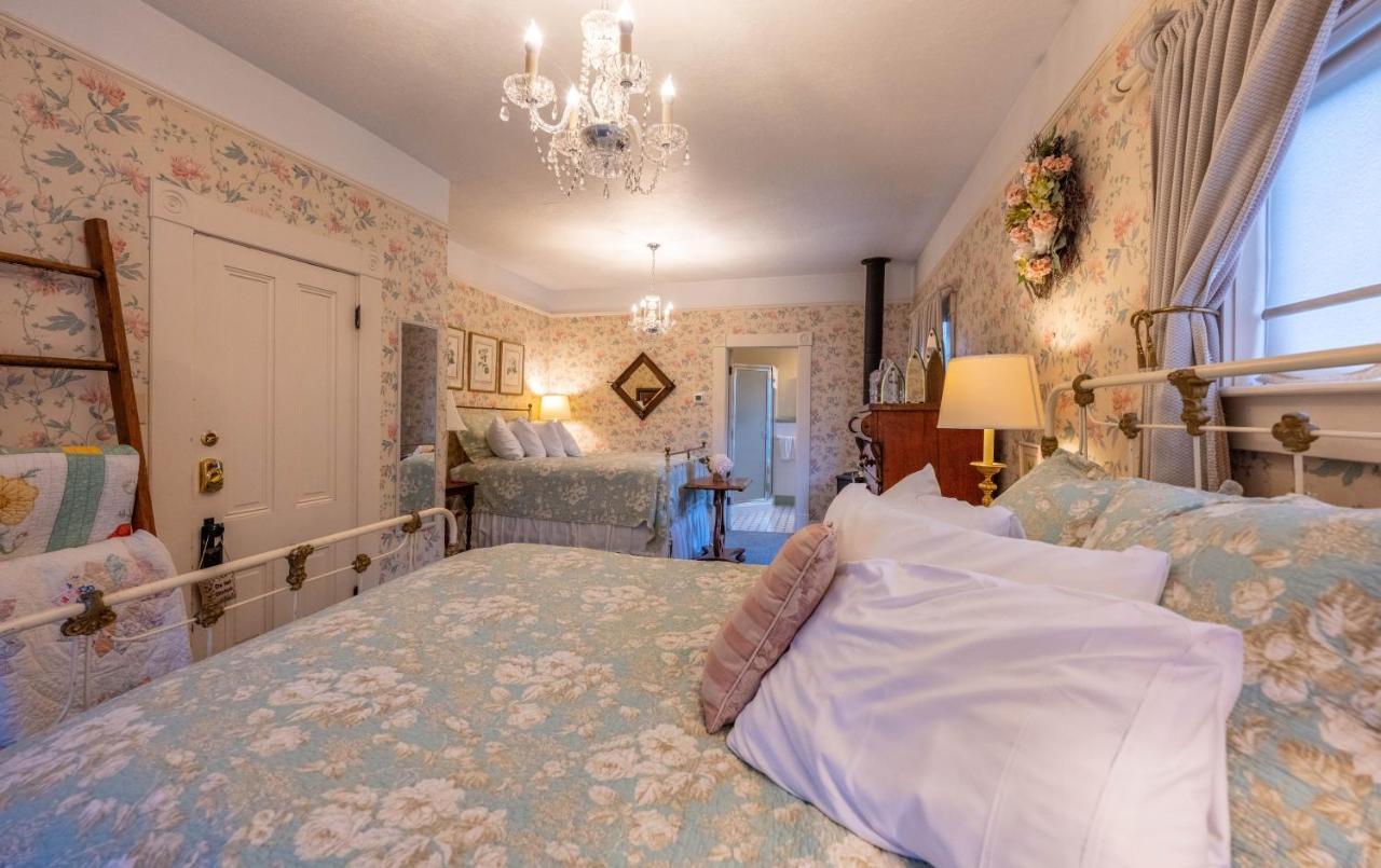 Clementine'S Guest House & Vacation Rentals Astoria Eksteriør bilde