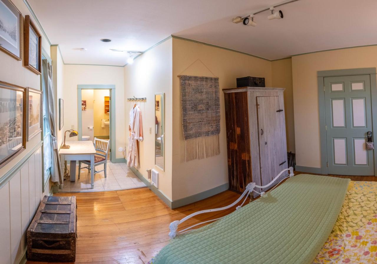 Clementine'S Guest House & Vacation Rentals Astoria Eksteriør bilde
