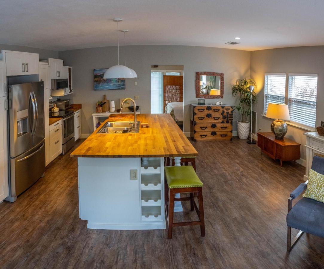 Clementine'S Guest House & Vacation Rentals Astoria Eksteriør bilde