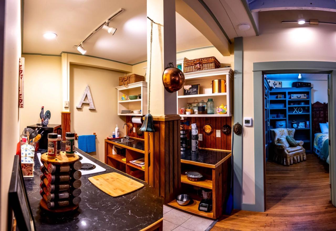 Clementine'S Guest House & Vacation Rentals Astoria Eksteriør bilde