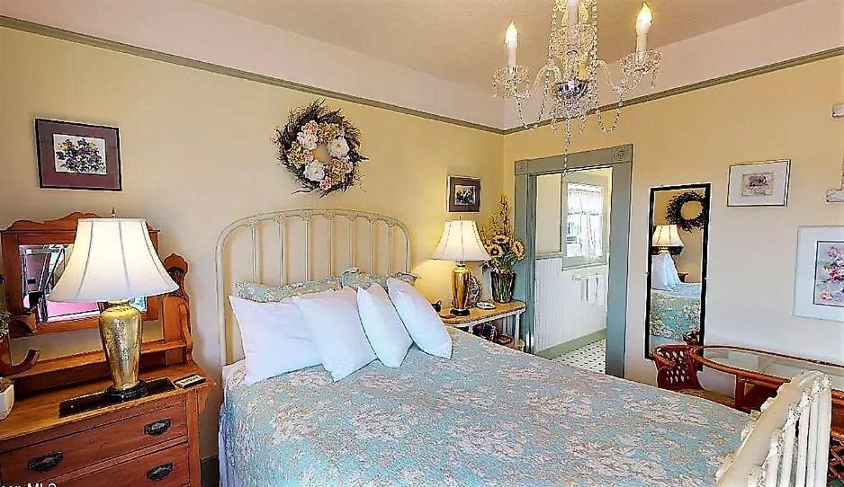 Clementine'S Guest House & Vacation Rentals Astoria Eksteriør bilde