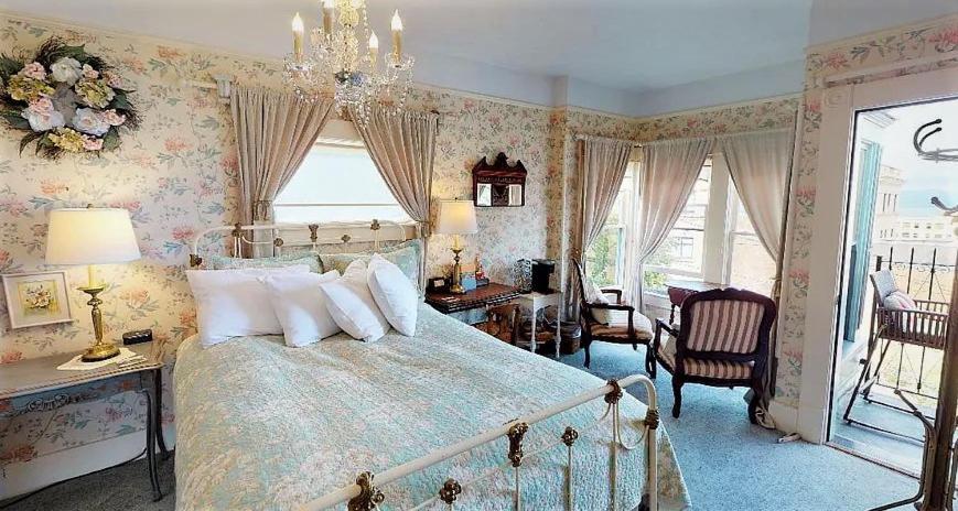 Clementine'S Guest House & Vacation Rentals Astoria Eksteriør bilde